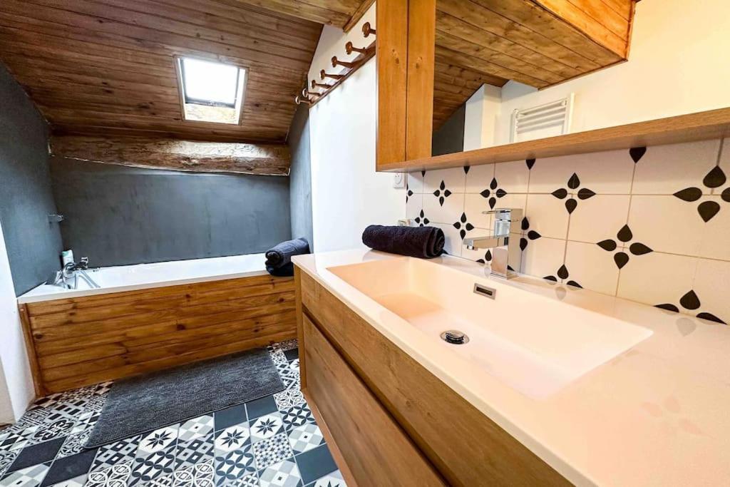 Ribera 1 - Beautiful Reformed House Parking Villa Formigueres Luaran gambar